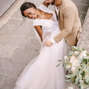 Bride and groom photographed in streets of Florence