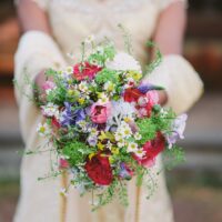 2024 wedding colors wildflowers
